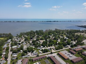 Bayshore Estates Manufactured Home in Sandusky, OH - Building Photo - Building Photo