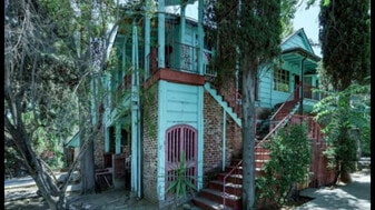 2641 N Maroa Ave, Unit 2641