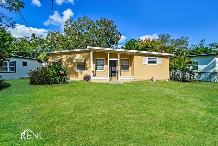 1915 Carrigan Ave in Winter Park, FL - Building Photo