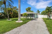 751 100th Ave N in Naples, FL - Building Photo - Building Photo