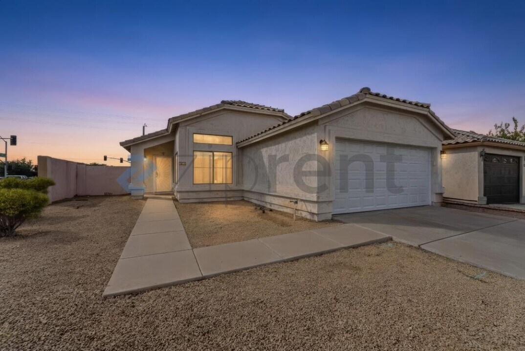 13418 N 82nd Ln in Peoria, AZ - Building Photo