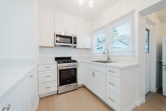 681 Hillside Terrace in Vista, CA - Building Photo - Building Photo