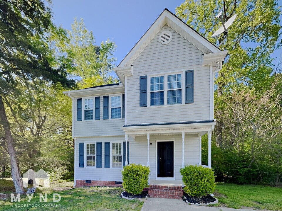 405 Helleri Ct in Wendell, NC - Foto de edificio