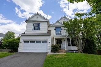 1411 Campbell Ct NE in Leesburg, VA - Building Photo - Building Photo