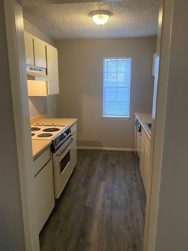 168-170 Jester Cir in Longview, TX - Building Photo - Building Photo