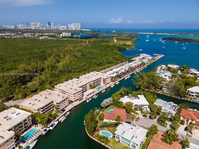 2640 NE 135th St in North Miami, FL - Building Photo - Building Photo