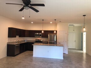 24482 Zephyr Ct, Unit 24482 Zephry Court in Port Charlotte, FL - Foto de edificio - Building Photo