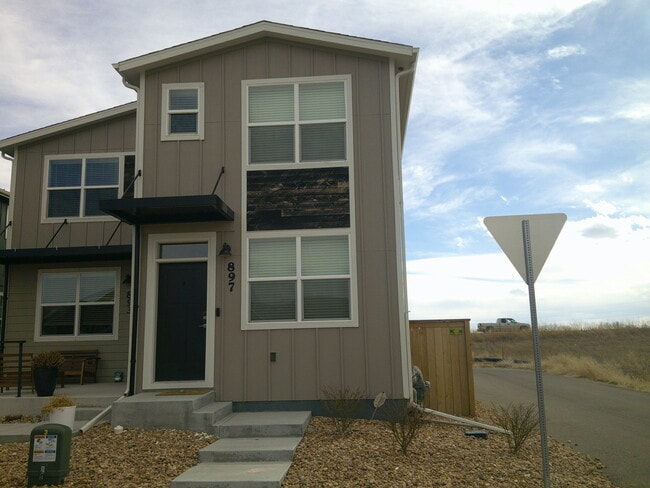 897 Great Plains Ave