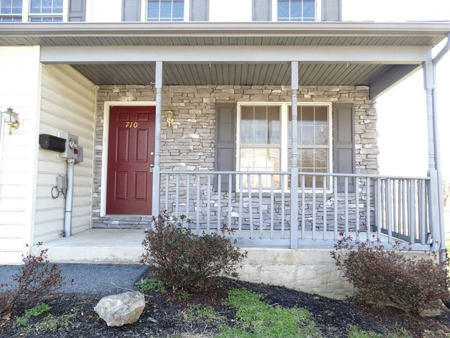 710 Main St in Denver, PA - Building Photo - Building Photo