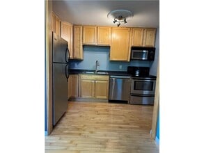 5130 Hiawatha Ave in Minneapolis, MN - Building Photo - Building Photo