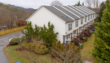 302 New Leicester Hwy in Asheville, NC - Building Photo - Building Photo