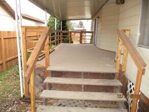 1490-1490 1/2 Thomas Rd in Medford, OR - Building Photo - Building Photo