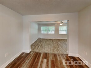 6325 Mosby Pl in Sarasota, FL - Building Photo - Building Photo