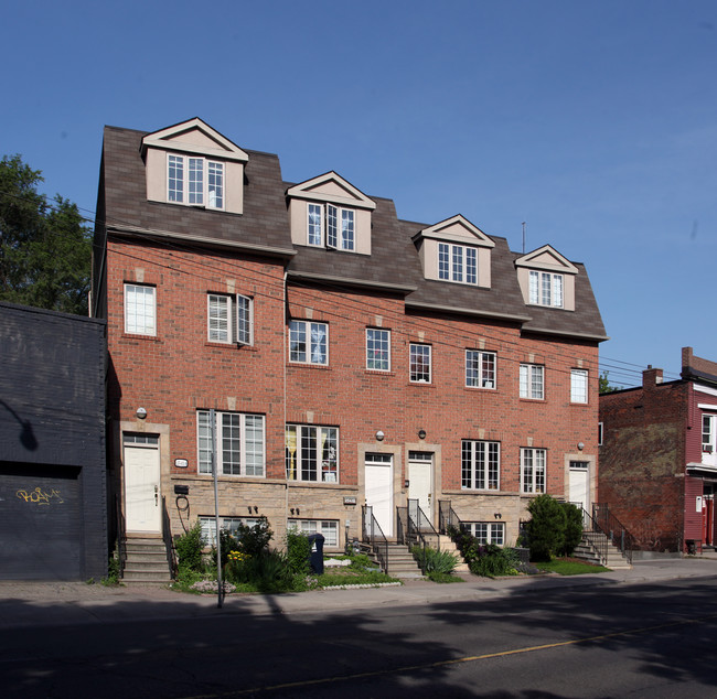 2541-2551 Dundas St W in Toronto, ON - Building Photo - Primary Photo