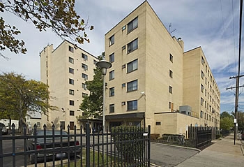 Scranton Castle in Cleveland, OH - Building Photo