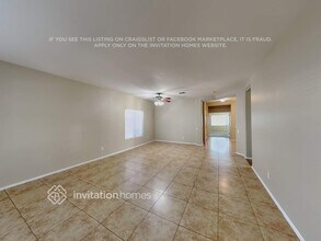 9315 W Bennet Plaza in Phoenix, AZ - Building Photo - Building Photo