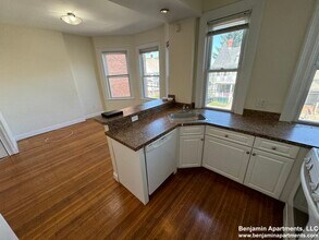 37 Ashford St, Unit 3 in Boston, MA - Foto de edificio - Building Photo