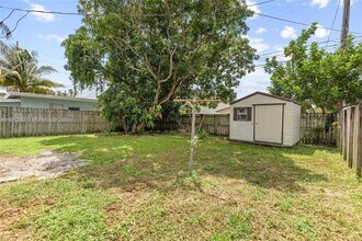 2118 Cleveland St in Hollywood, FL - Foto de edificio - Building Photo