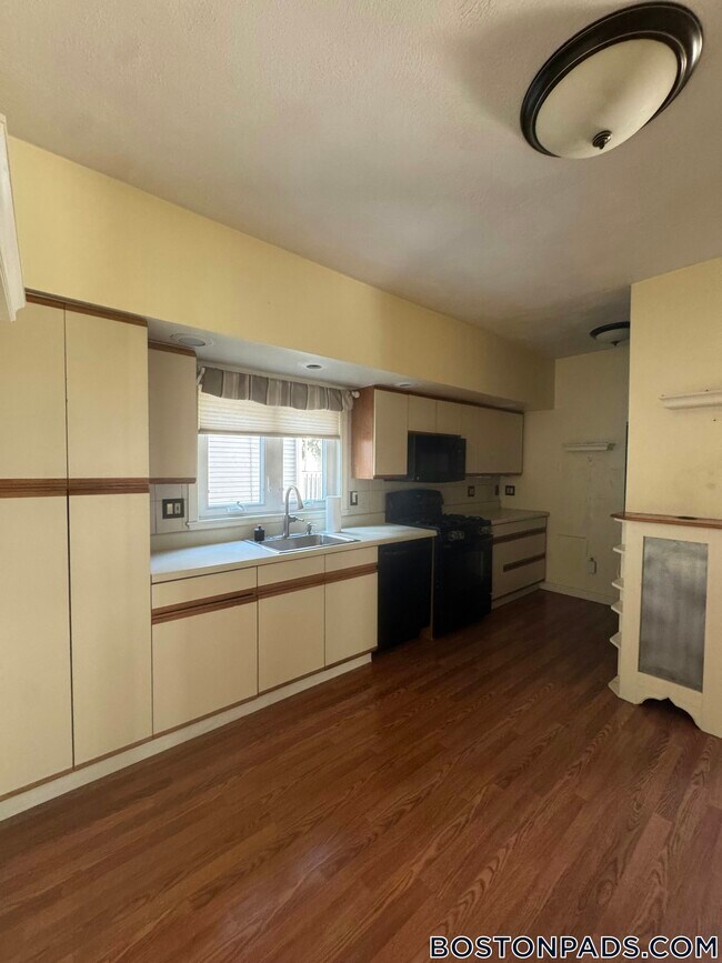 46 Bromfield Rd, Unit 1