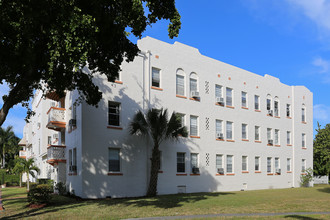 El Cid Apartments in West Palm Beach, FL - Foto de edificio - Building Photo