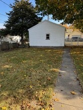 2018 Wood St in La crosse, WI - Building Photo - Building Photo