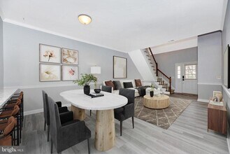 910 McLendon Dr in Frederick, MD - Building Photo - Building Photo