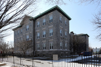 Dunlap Apartments in Philadelphia, PA - Building Photo - Building Photo