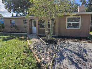 6790 79th Ave N in Pinellas Park, FL - Building Photo - Building Photo