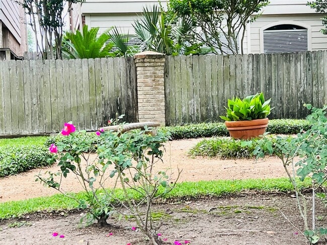 property at 2800 Jeanetta St