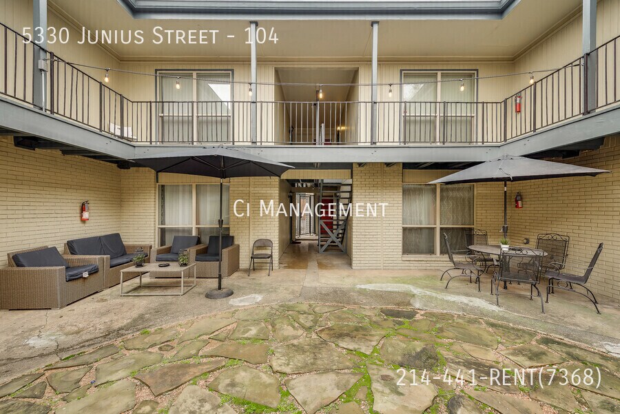 5330 Junius St in Dallas, TX - Building Photo