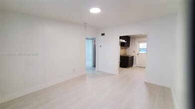 841 NW 12th Ave in Fort Lauderdale, FL - Building Photo - Building Photo