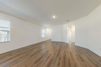 602 Waterway Ave in Hutto, TX - Building Photo - Building Photo