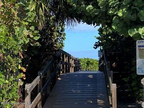 404 Taylor Ave in Cape Canaveral, FL - Building Photo - Building Photo