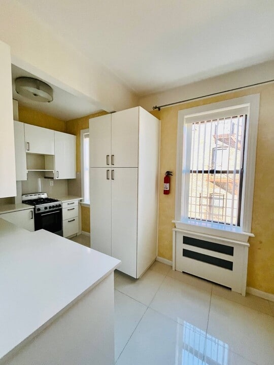 3130 Brighton 6th St in Brooklyn, NY - Building Photo