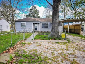 303 Cherry Creek Rd in Dayton, TX - Building Photo - Building Photo
