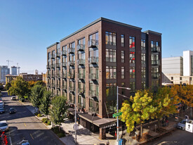 101 Broadway in Seattle, WA - Building Photo
