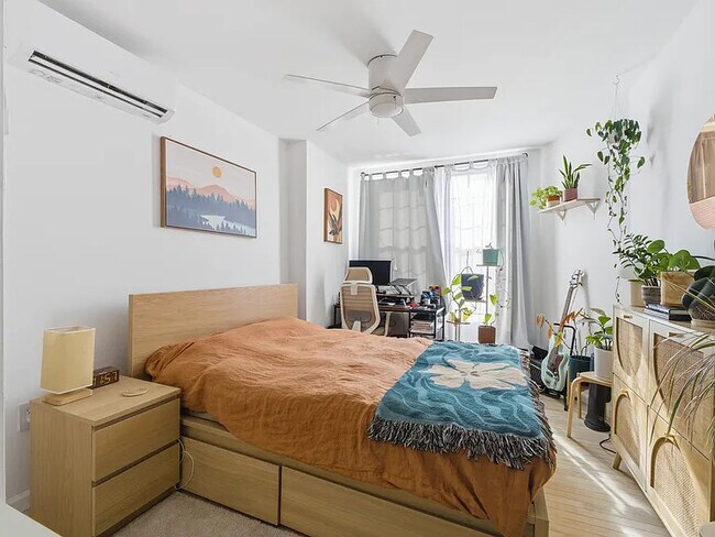 162 Griffith St, Unit 2 in Jersey City, NJ - Foto de edificio - Building Photo