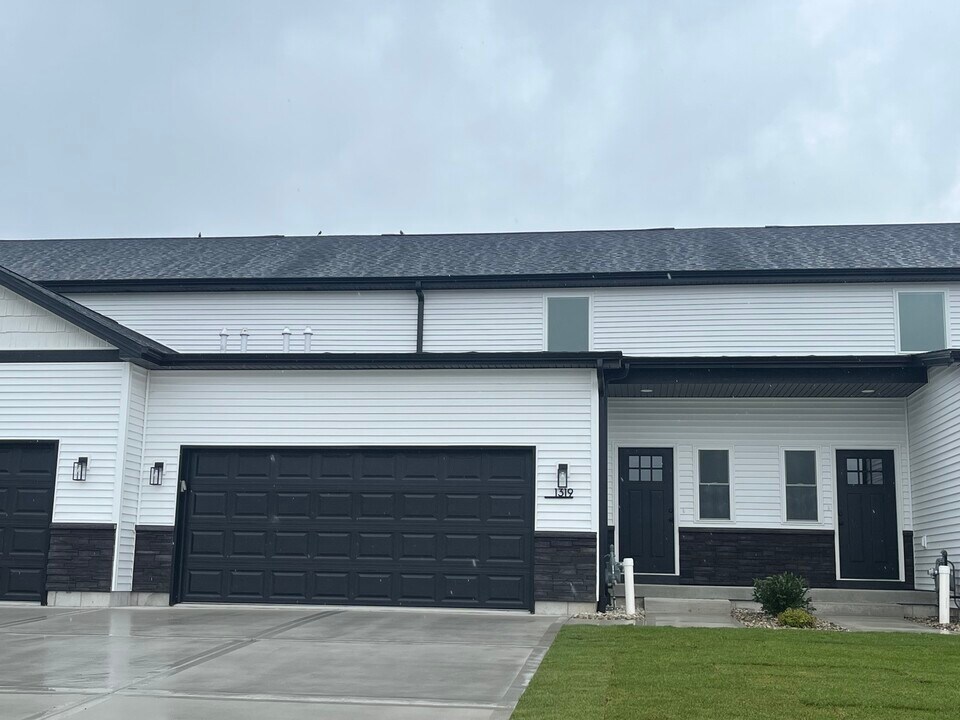 1319 Sioux Turn in Kankakee, IL - Building Photo
