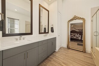 2506 McKinney St in Houston, TX - Building Photo - Building Photo