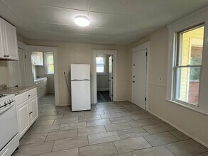 42 E Albert St in Torrington, CT - Building Photo - Building Photo