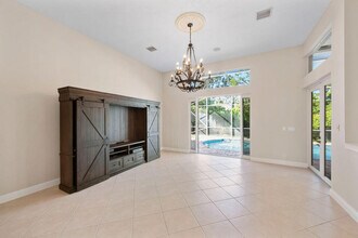 511 SW Squire Johns Ln in Palm City, FL - Building Photo - Building Photo