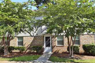 The Landing Townhomes in Hanahan, SC - Building Photo - Building Photo