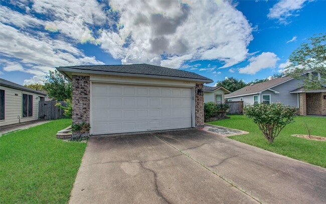 11323 Windmark Dr in Houston, TX - Building Photo - Building Photo
