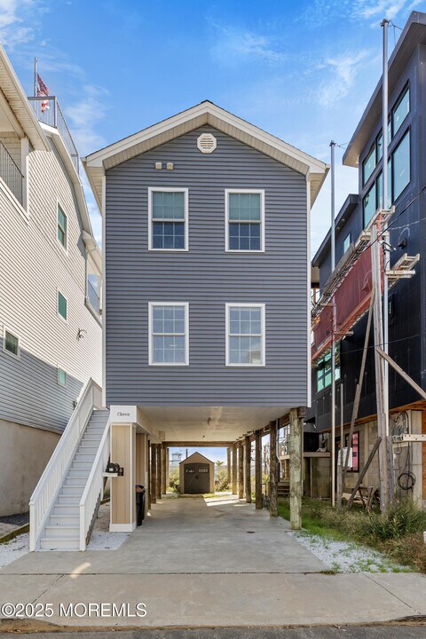 11 Sea Drift Ave in Highlands, NJ - Building Photo