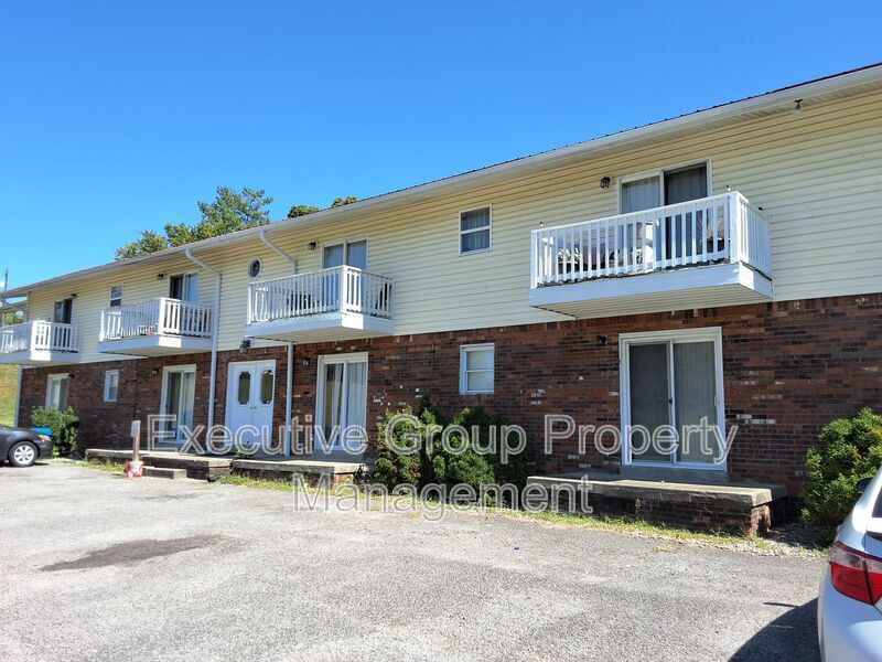 1190 Lois Ln in Radcliff, KY - Building Photo