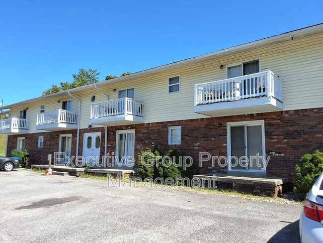 property at 1190 Lois Ln
