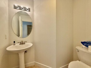 2670 Sadies Ct in Hollister, CA - Building Photo - Building Photo