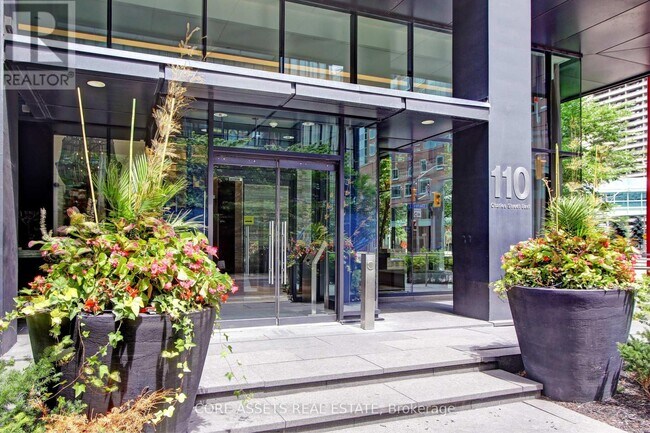 110-3110 Charles St E in Toronto, ON - Building Photo - Building Photo