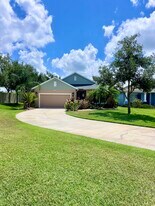 4846 Lake Breeze Ter in Sarasota, FL - Building Photo