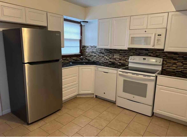 429 N Derby Ave
